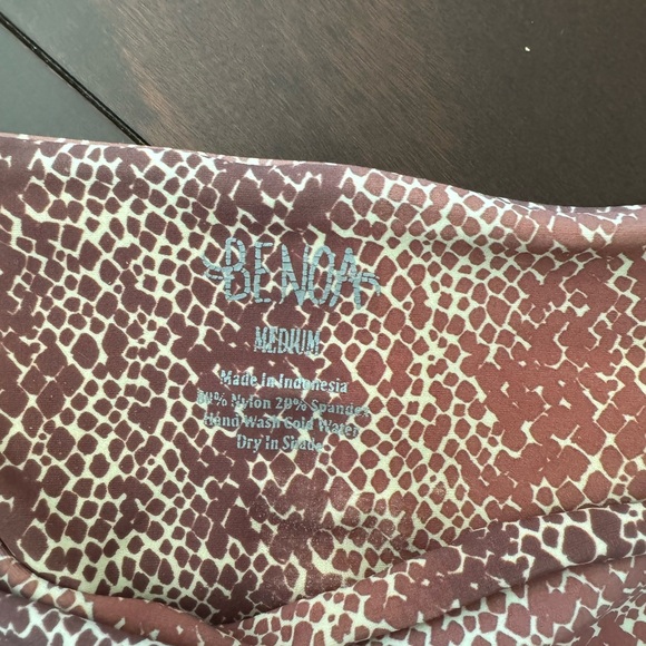 Benoa Bruna S Lenny top x M Hina bottom - Picture 2 of 3